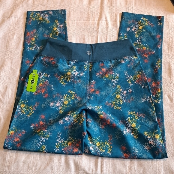 Lands' End women's size XS 2-4 light weight pants. New - Picture 5 of 7